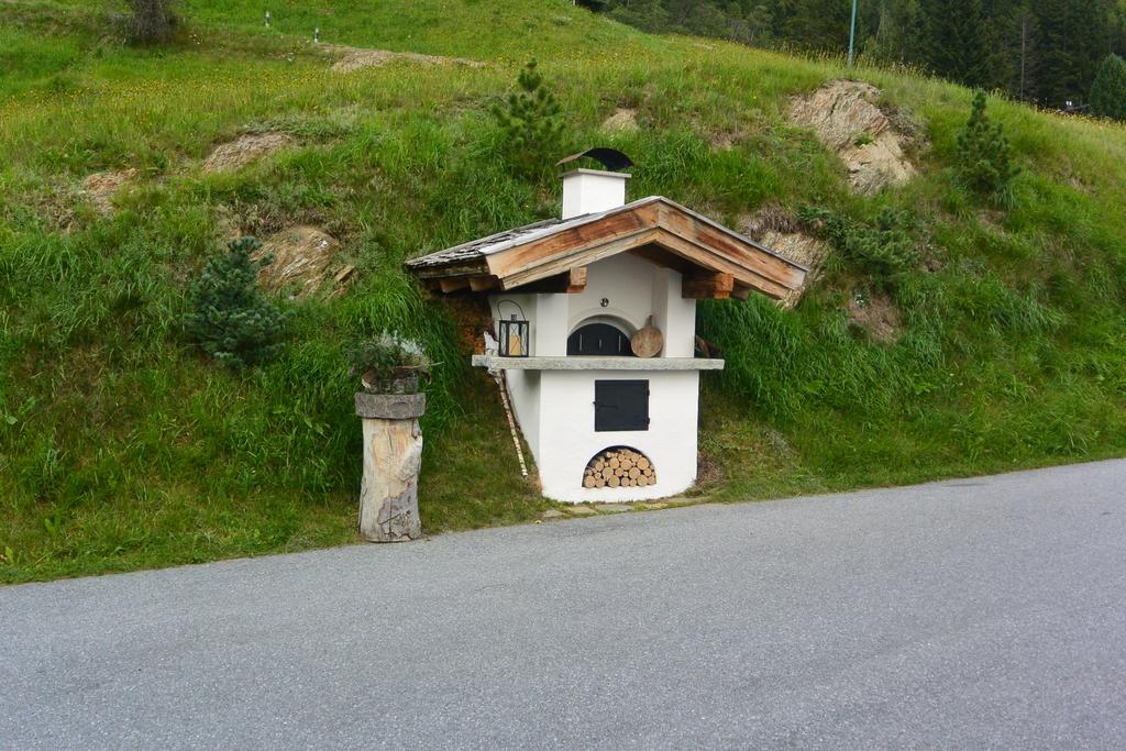 Haus Auer Lägenhet Jerzens Exteriör bild